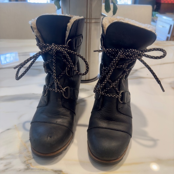 Pre Owned Sorel Joan Of Arctic Wedge Mid Shearling Black Boot Lace  Sz 7M - Picture 2 of 10